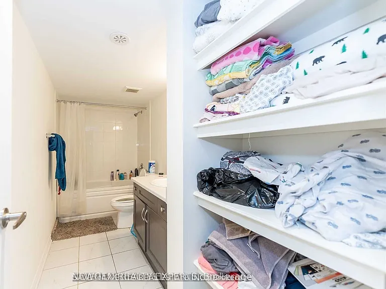 250 Lagerfeld Dr #8 — Photo 15