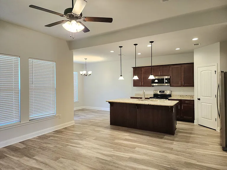 931 Gibson Ct — Photo 10