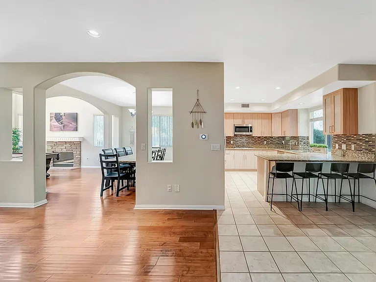 19316 Lavi Ct — Photo 32