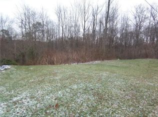 Northwood Dr, Parkersburg, WV 26104