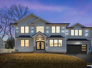 10 Kaufman Dr, Westwood, NJ 07675