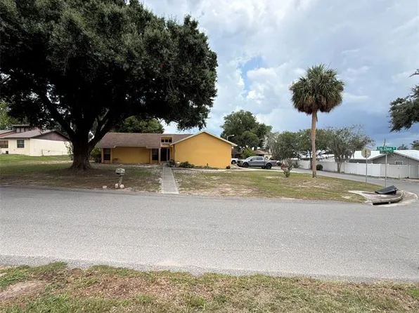 7023 Fox Chase Dr, Lakeland, FL 33810