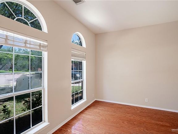 4th image of 2603 Santa Monica