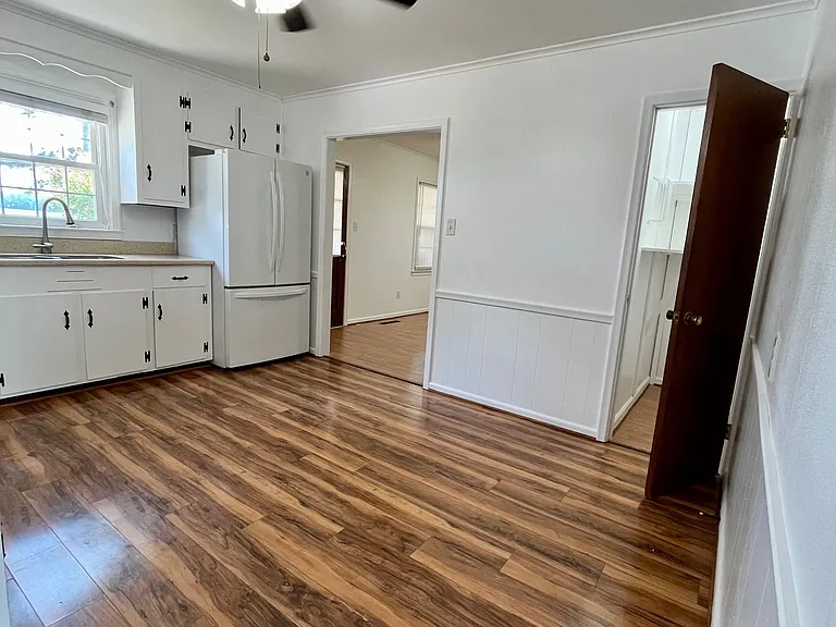 513 E Main St — Photo 5