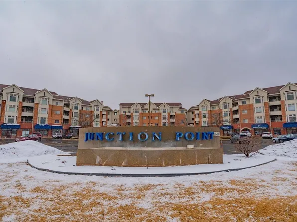 301 Harbour Town Dr APT 214, Madison, WI 53717