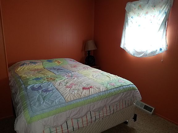5th image of 205 W Park Dr