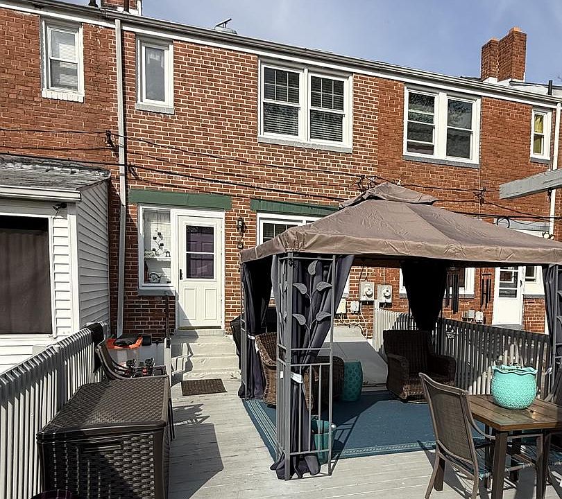 2nd image of 256 Birch Ave