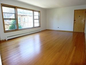 2nd image of 5838 W Montrose Ave