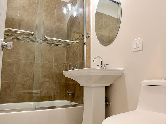 4th image of 845 W 41st St #B