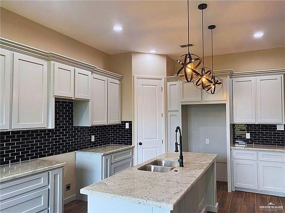 5th image of 2710 E Bella Vista Ave