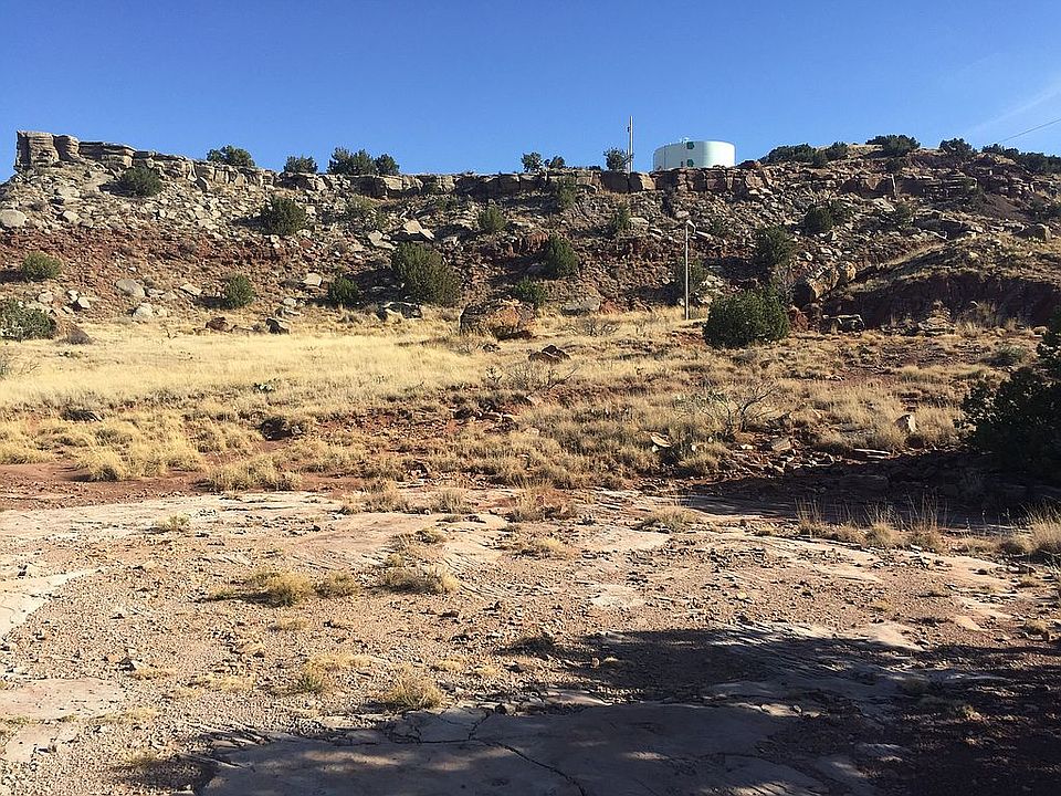 2nd image of 215 Bullhead Ln