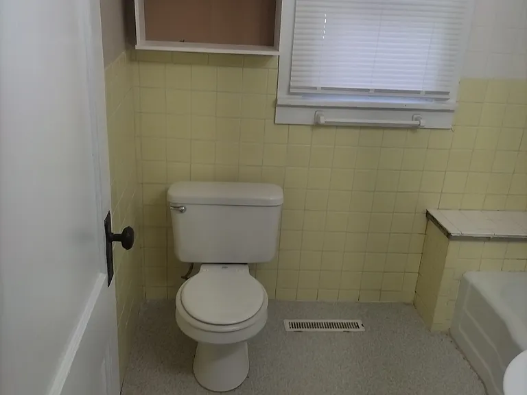 1601 Merchant St — Photo 9