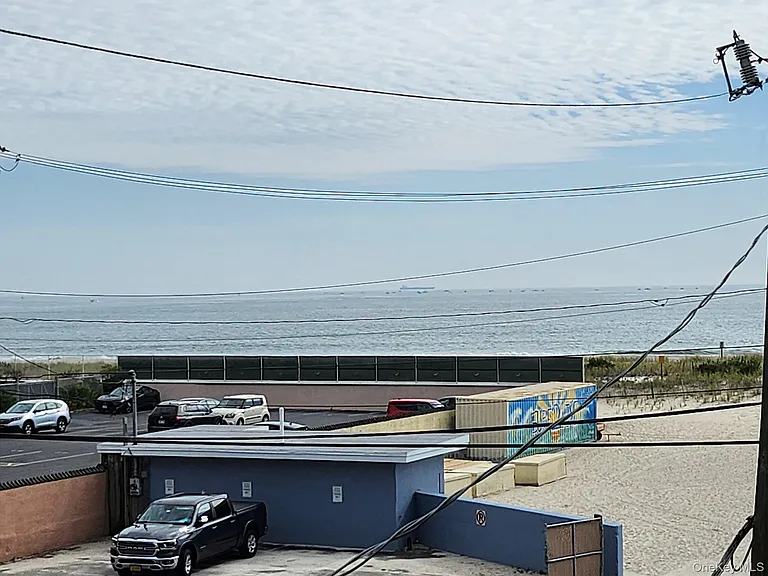 67 Pacific Blvd — Photo 22