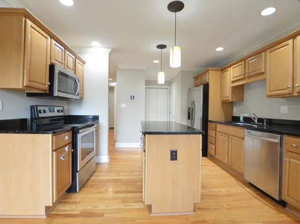 232 Newberry Ln, Morgantown, WV 26505