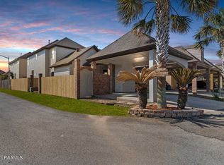 112 Coconut Grove Cir, Lafayette, LA 70508