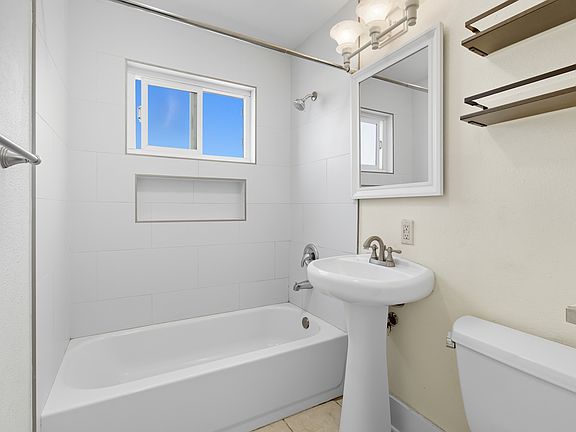 5th image of 1160 E Lexington Ave E #8