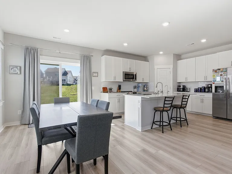 277 Casper Dr — Photo 17