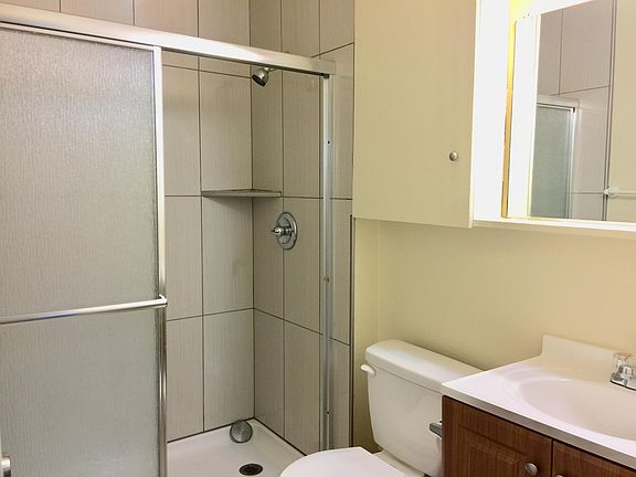 5th image of 1143 Roewill Dr APT 1
