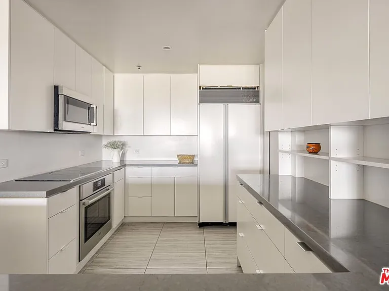 10724 Wilshire Blvd #712 — Photo 12
