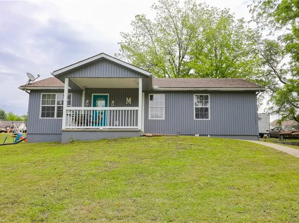 125 N 23rd St, Lexington, MO 64067