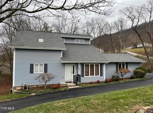 1001 Amersham Rd, Kingsport, TN 37660