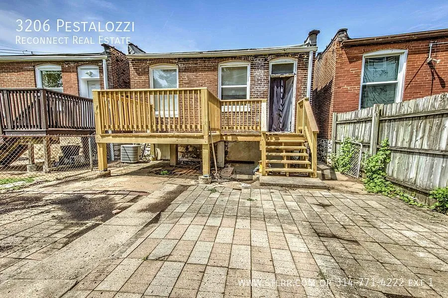3206 Pestalozzi St photo 1