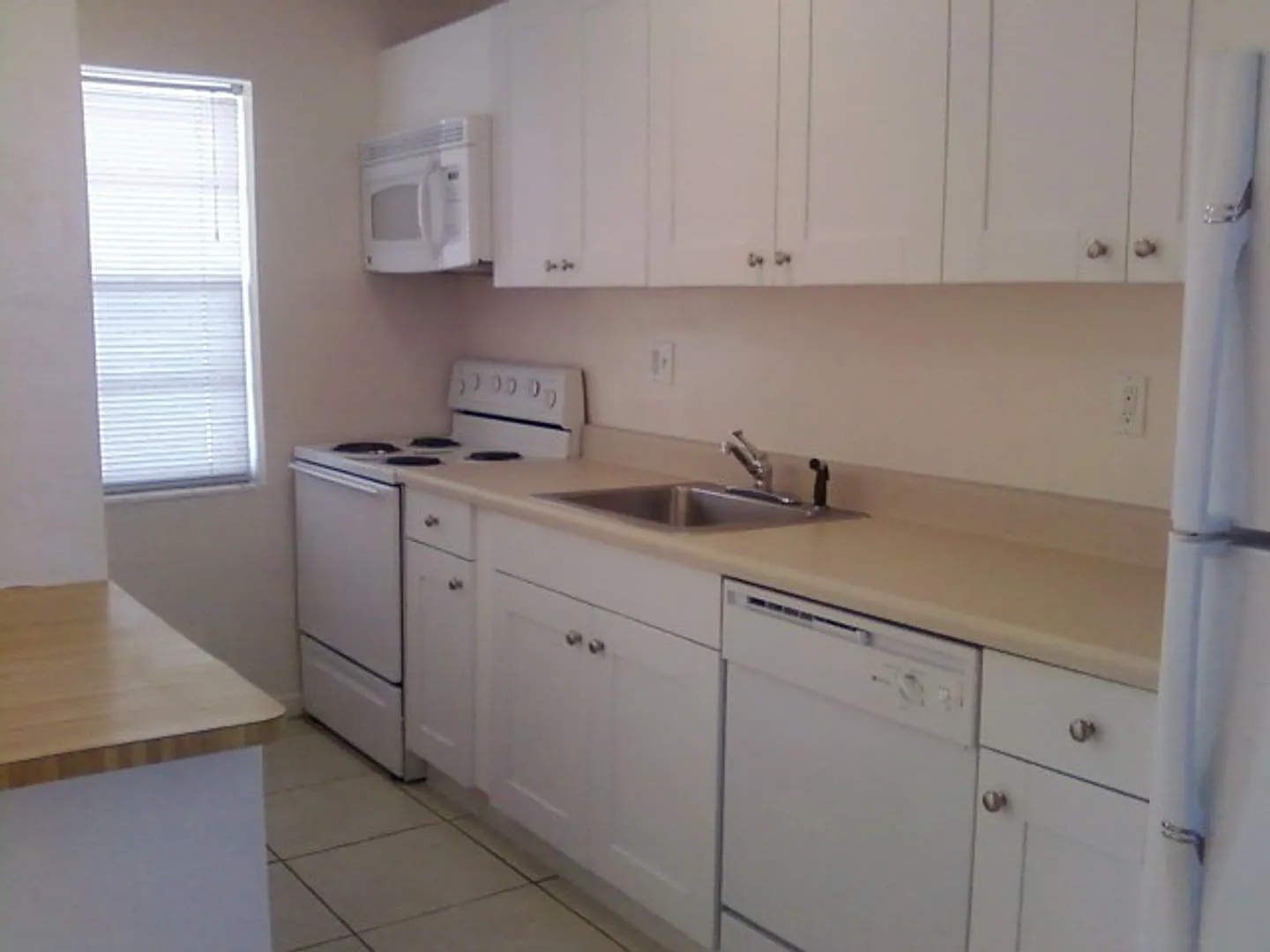 Palm Grove Apartments — Photo 3