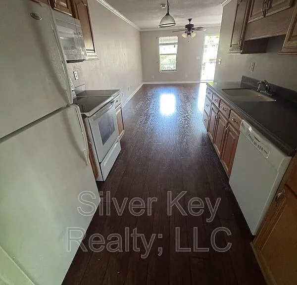 1515 W Madison Ave #1C — Photo 8