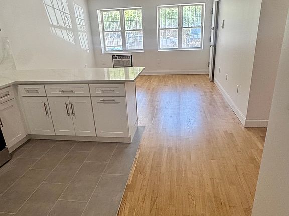 3rd image of 239 Skillman Ave APT 1