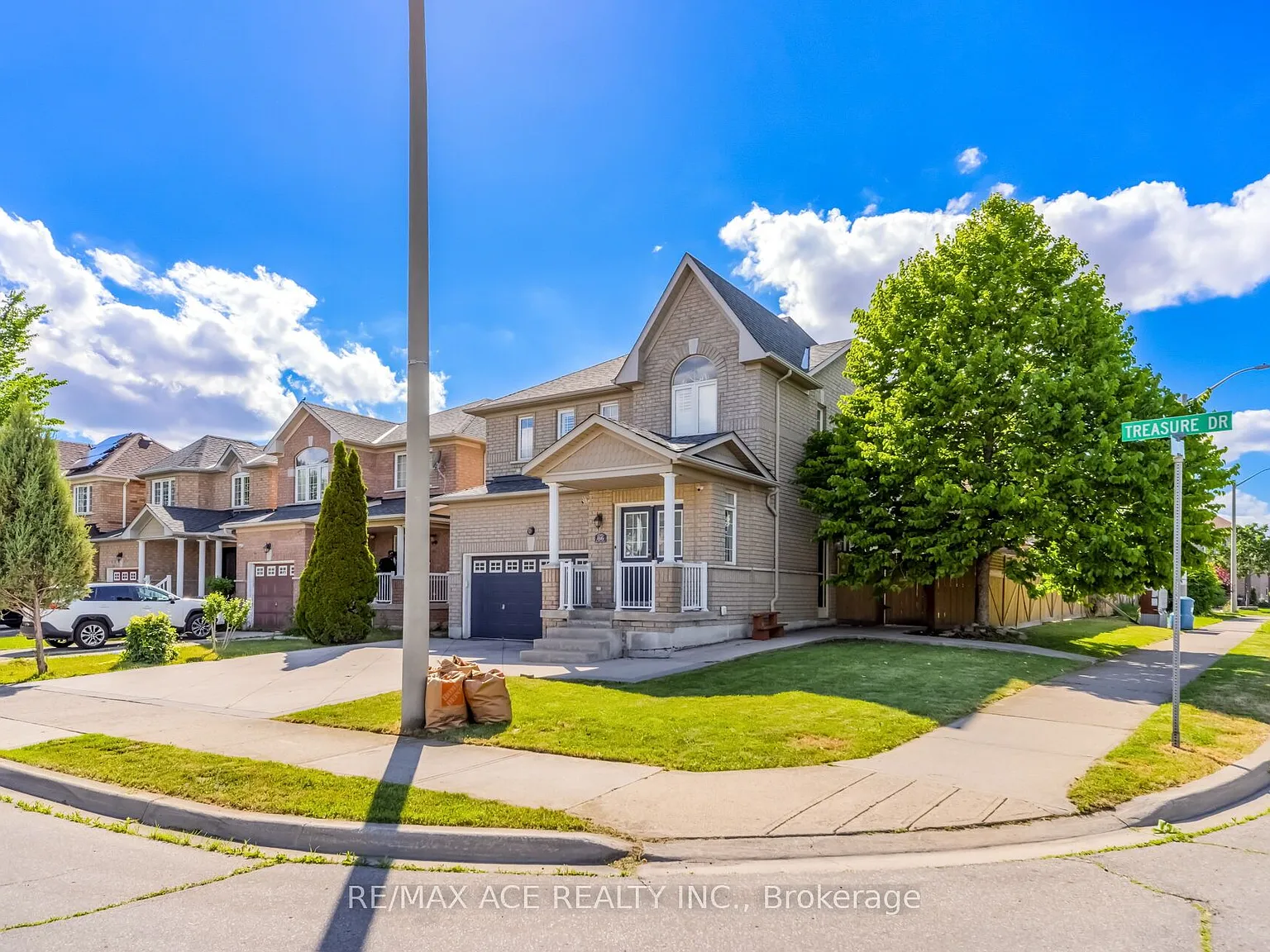 4 bed, $3,100 — Photo 3