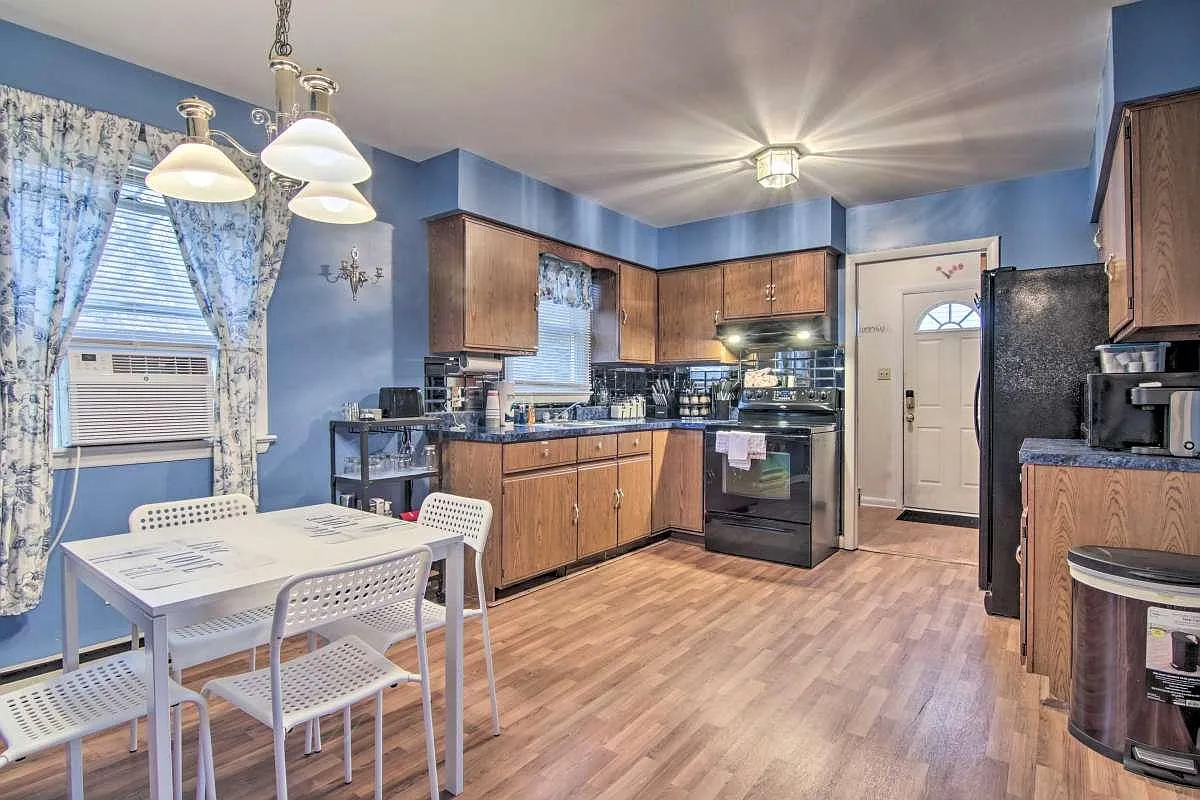 3 bed, 1008 sqft, $1,700 — Photo 2