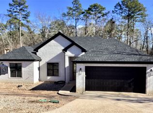 17 Pacifica Cir, Hot Springs Village, AR 71909