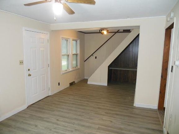 3rd image of 206 Vincent Ave