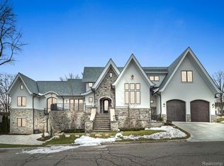 614 Ludlow Ave, Rochester, MI 48307