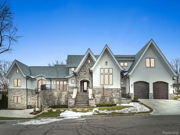 614 Ludlow Ave, Rochester, MI 48307