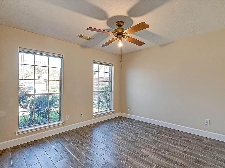 125 Barbetta Ct — Photo 24