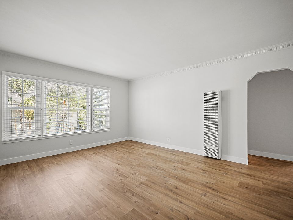 1st image of 1645 Courtney Ave APT 12