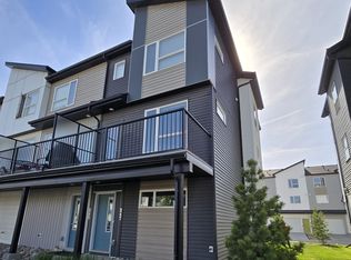 247 E Redstone Blvd NE, Calgary, AB T3N 1V7