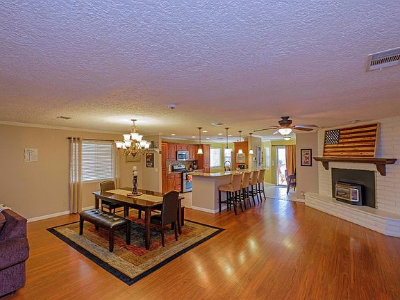 3rd image of 12855 Bermuda Dunes Dr