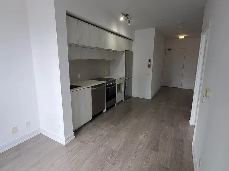 181 Dundas St E #607 — Photo 12