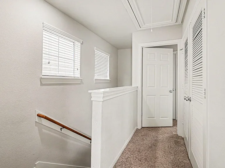 3215 Clearview Cir — Photo 8