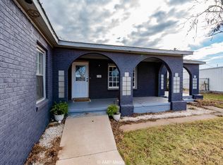 406 N Swenson St, Stamford, TX 79553