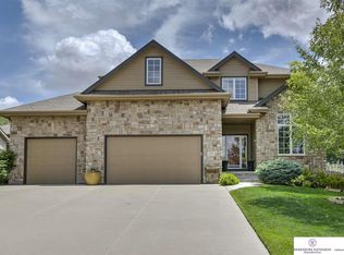 3861 N 210th St, Elkhorn, NE 68022