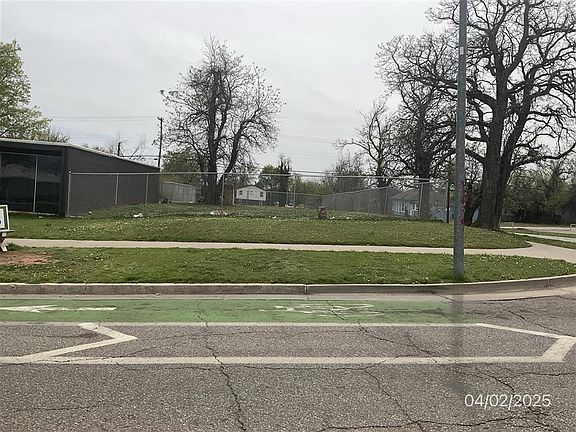 2nd image of SW 25th St Lot 17-18