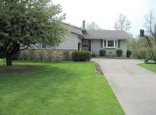 5370 Bartlett Rd, Bedford Heights, OH 44146