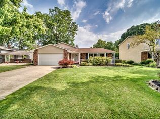 26027 Byron Dr, North Olmsted, OH