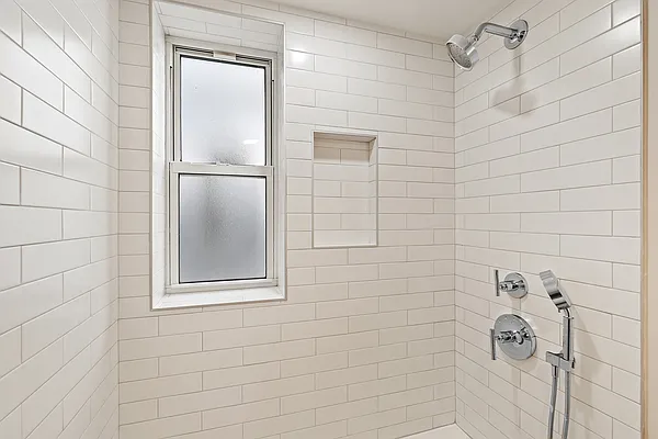 Rented by Compass | media 59