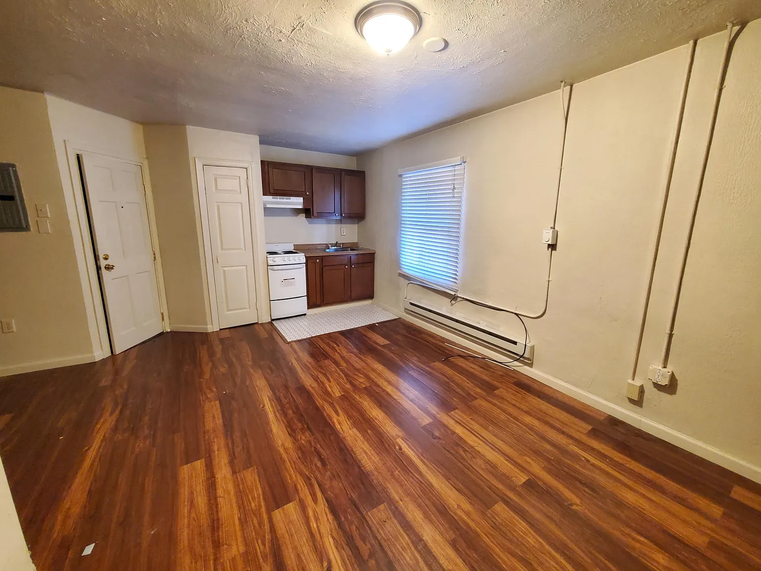 Studio, 325 sqft, $725 — Photo 1