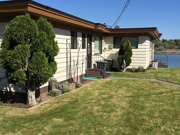 2nd image of 1025 W Lakeside Dr
