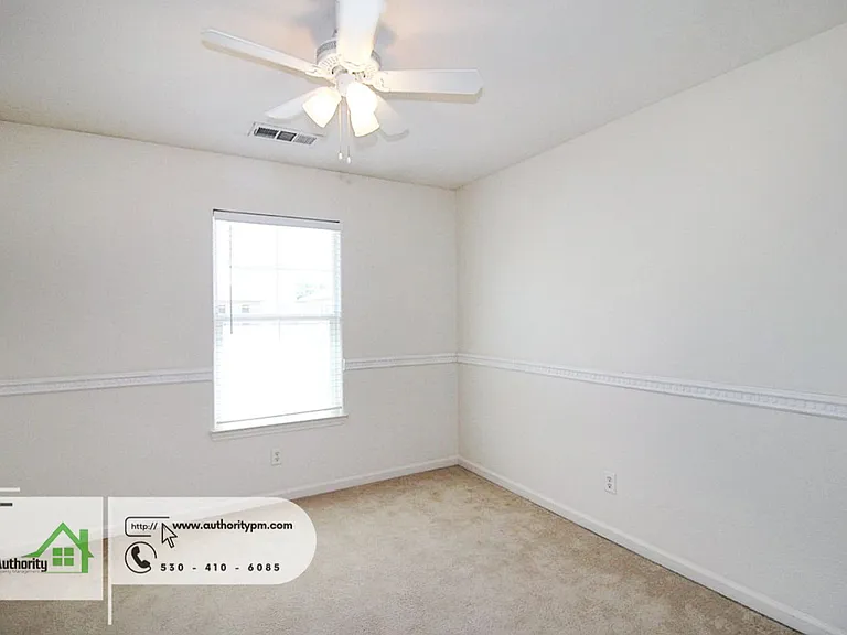 2109 Vienna Way — Photo 16